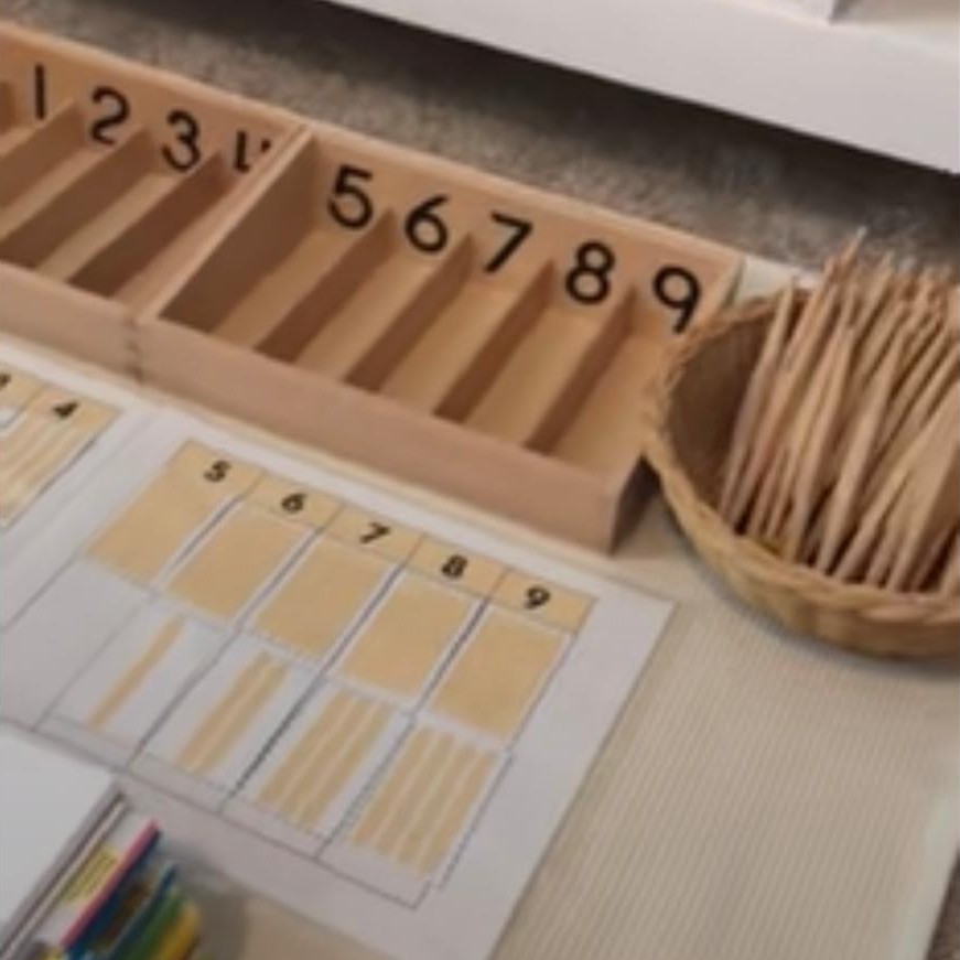 Montessori Child Learning